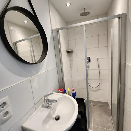 Cozy Mit Wifi, Aufzug & Kostenlos Parken El-living Apartment